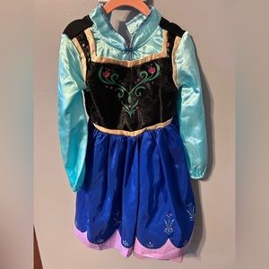 Anna costume size 4